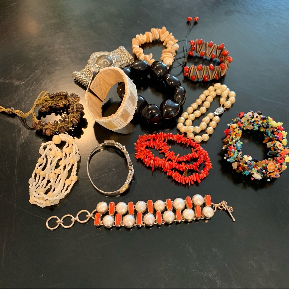 🐳 4 for $12 Bundle of 13 bracelets